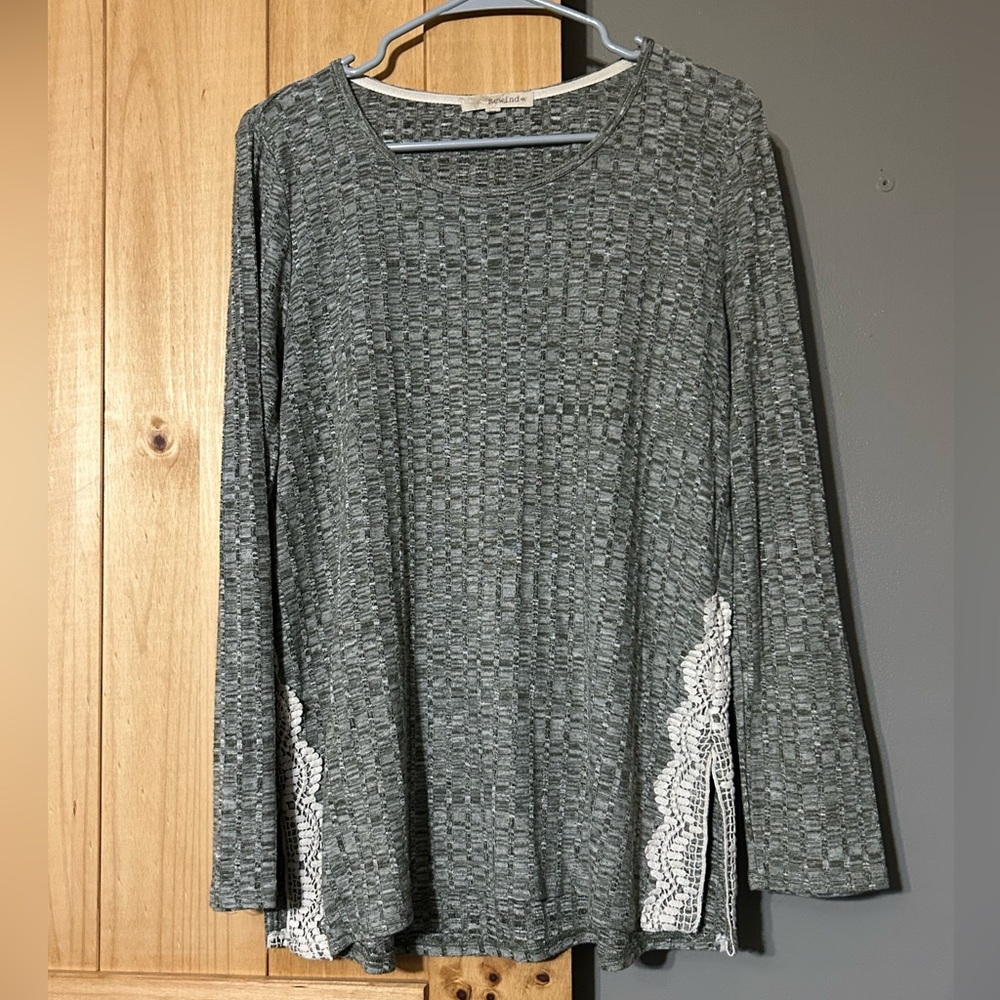 Women’s Rewind Size XL gray/green long sleeve knit top